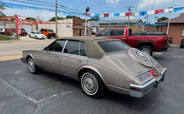 Cadillac-seville-1984-4