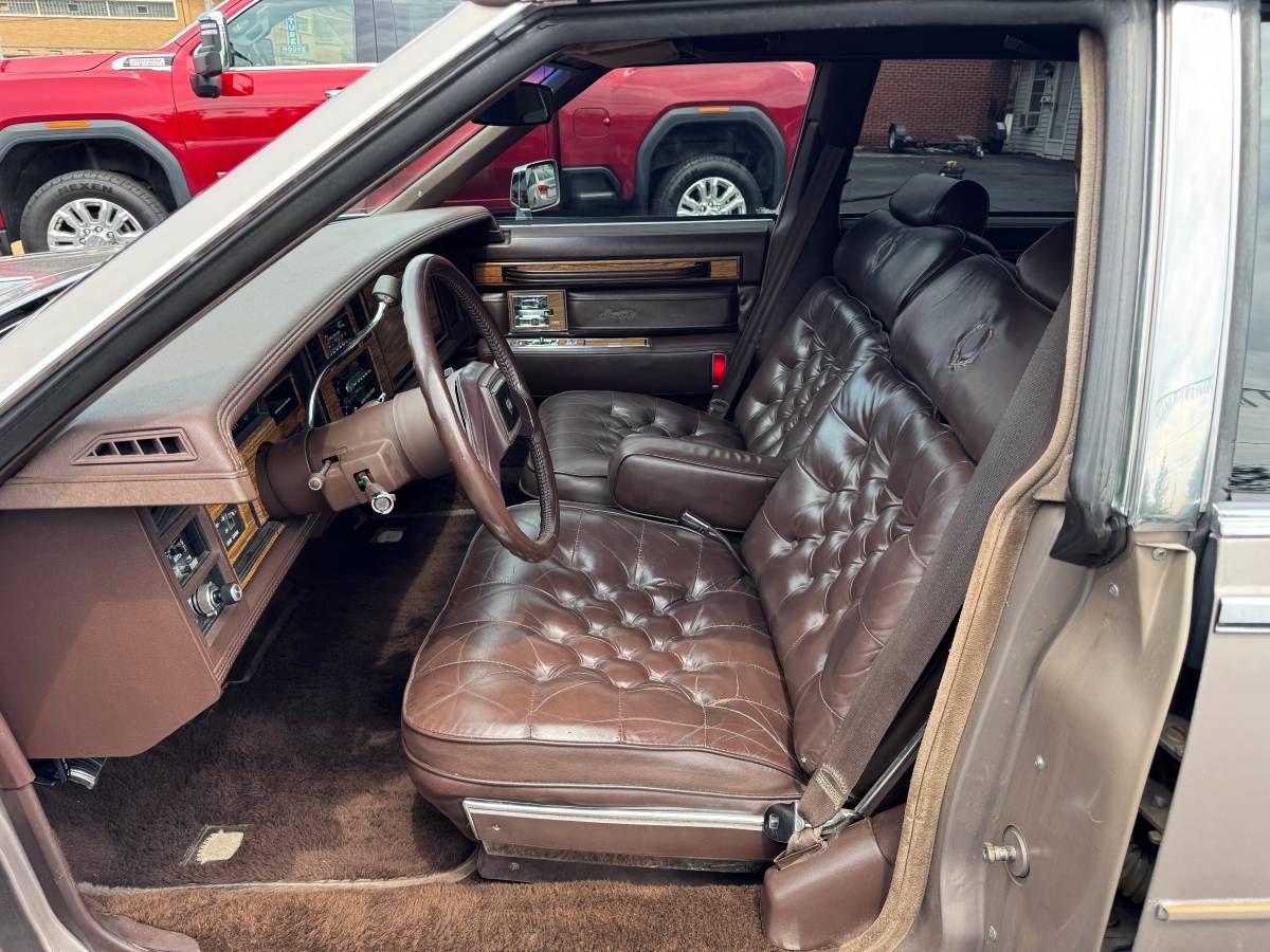 Cadillac-seville-1984-5