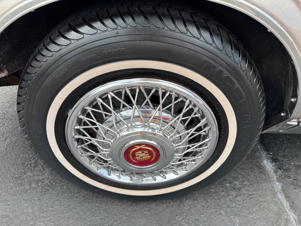 Cadillac-seville-1984-9
