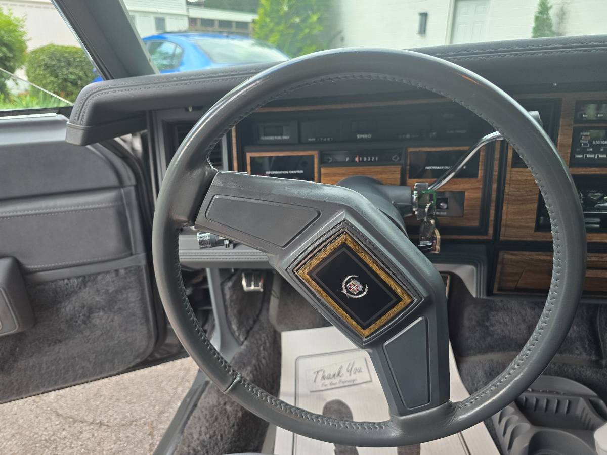 Cadillac-seville-1985-grey-11