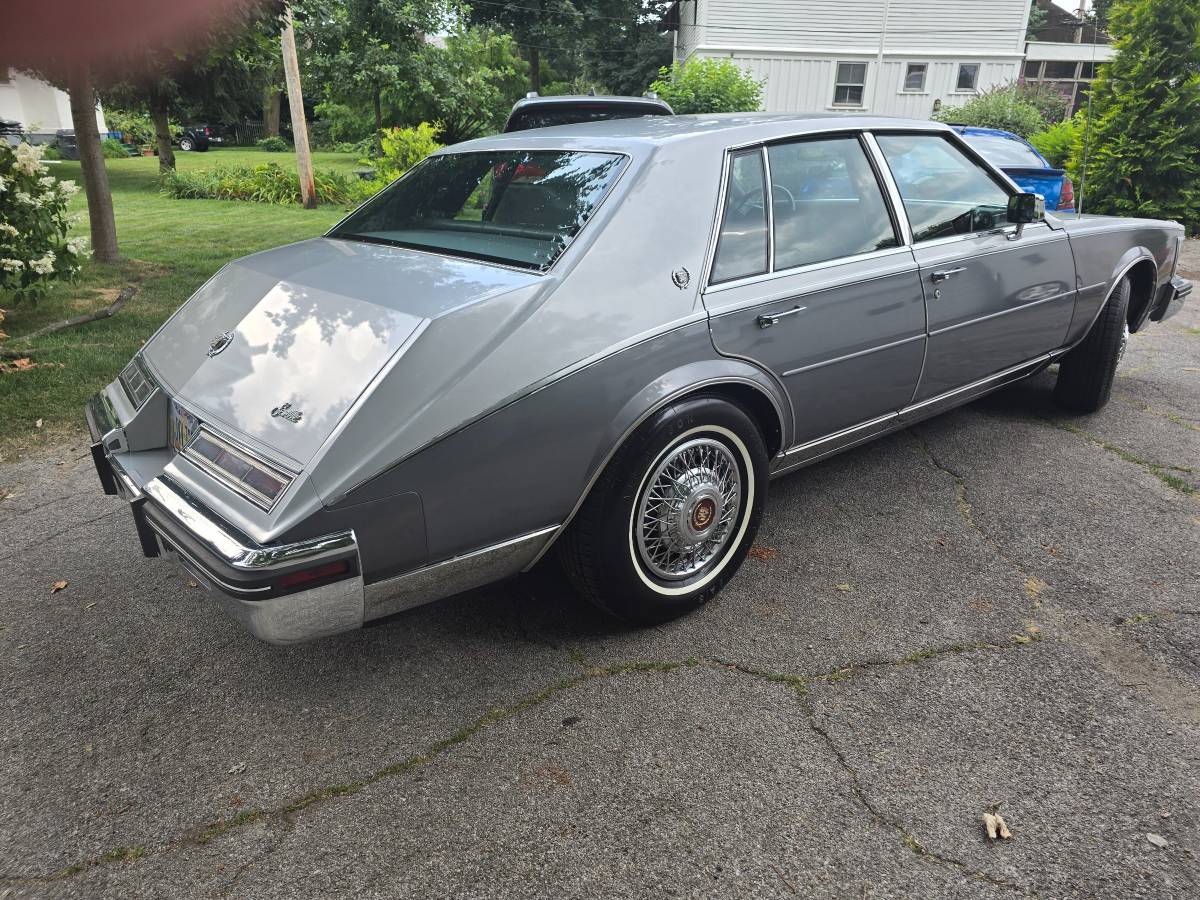 Cadillac-seville-1985-grey-2
