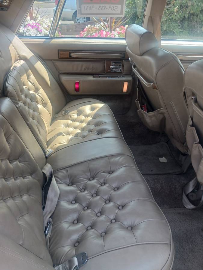 Cadillac-seville-1985-white-12