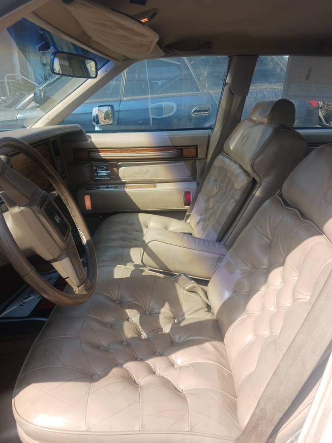 Cadillac-seville-1985-white-13