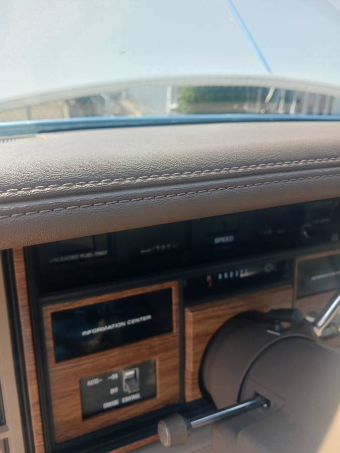 Cadillac-seville-1985-white-5