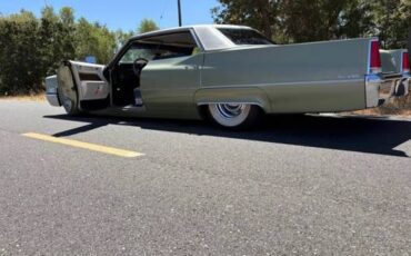 Cadillac-seville-sedan-4d-1969-green-2