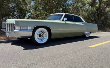 Cadillac-seville-sedan-4d-1969-green
