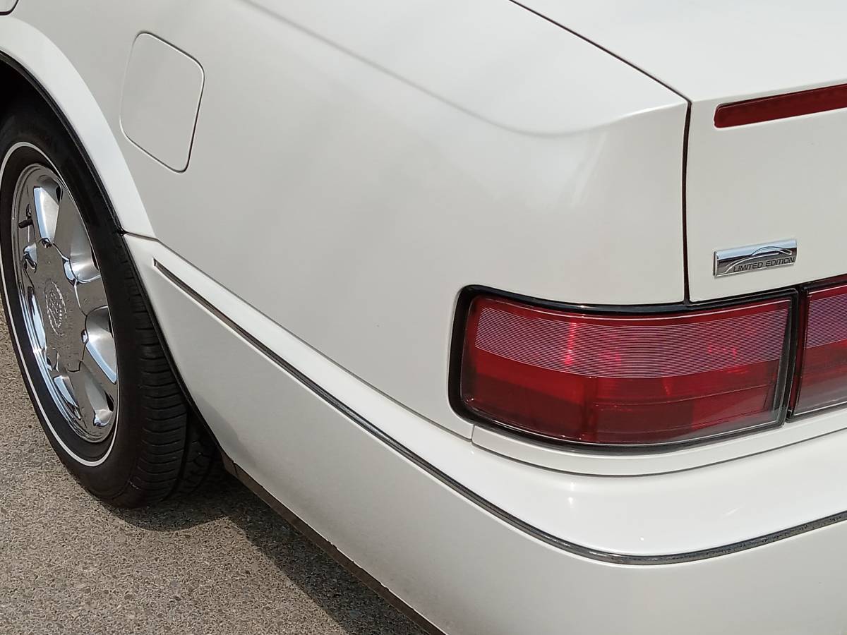 Cadillac-seville-sts-1992-white-1
