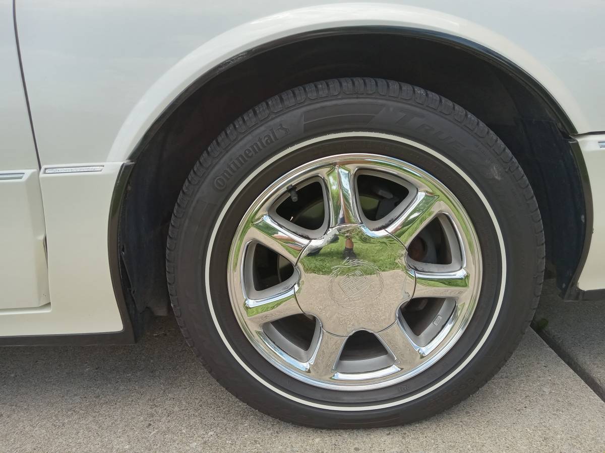 Cadillac-seville-sts-1992-white-18
