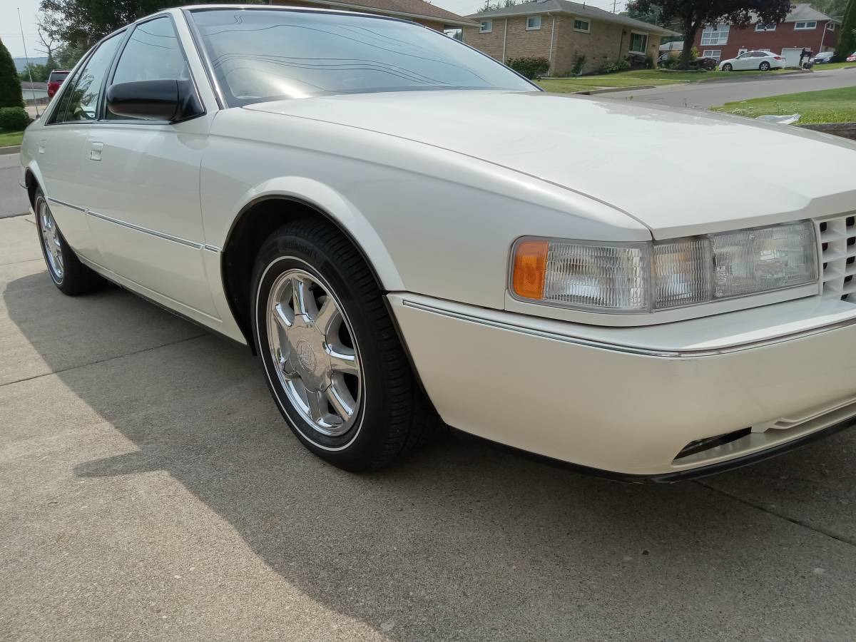 Cadillac-seville-sts-1992-white-3