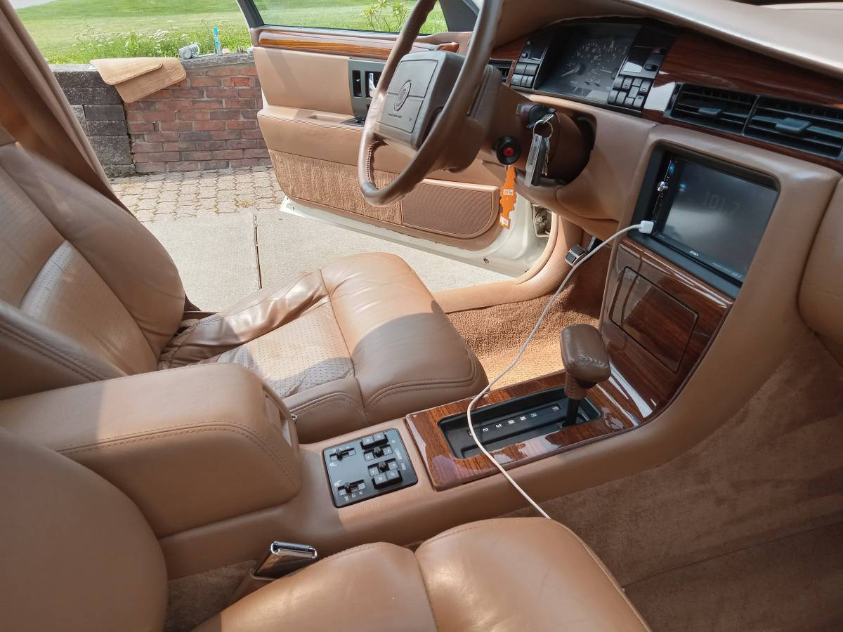 Cadillac-seville-sts-1992-white-7