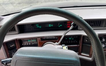 Cadillac-sixty-special-sedan-1993-2