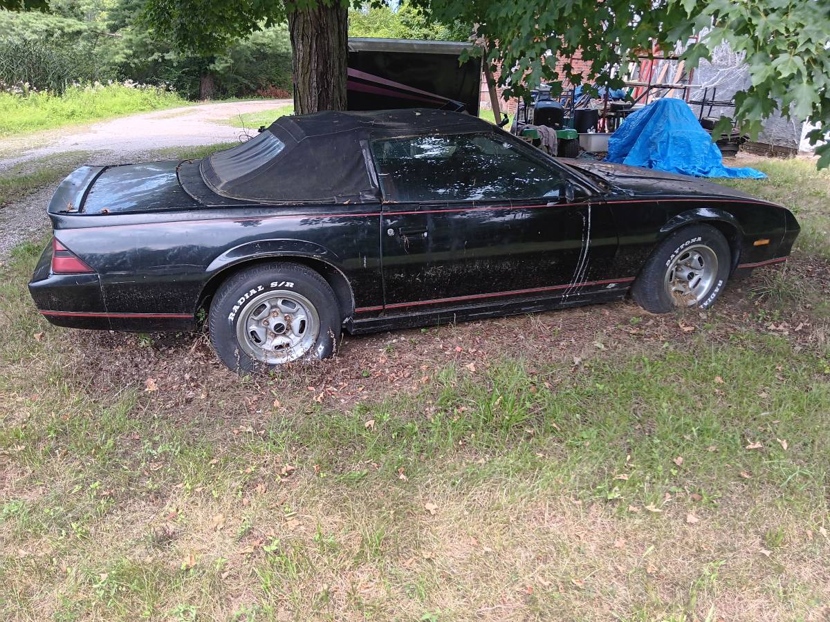 Camaro-1987-black-4