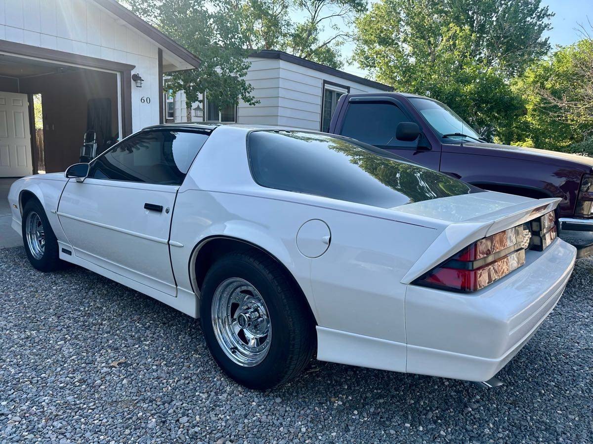 Camaro-rs-1990-white-4