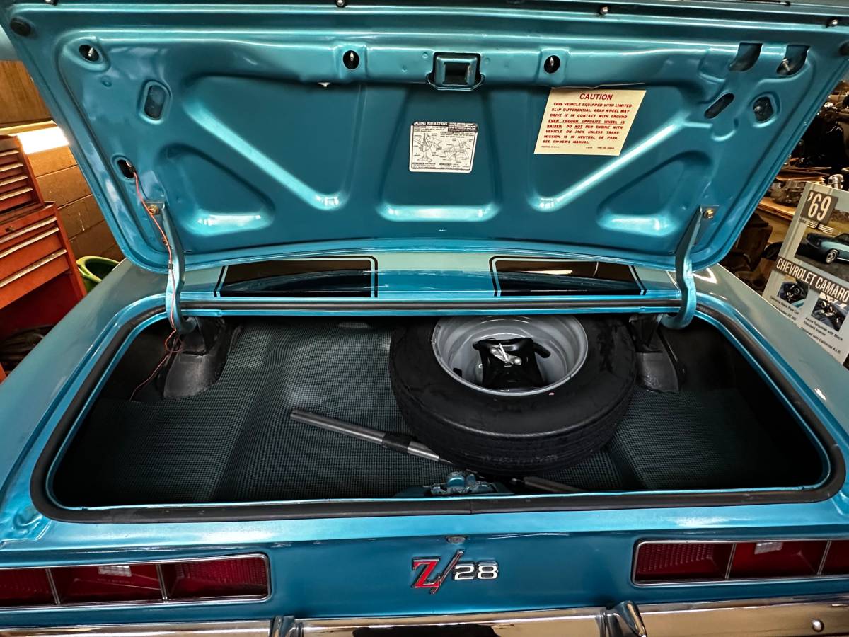 Camaro-z28-1969-blue-9