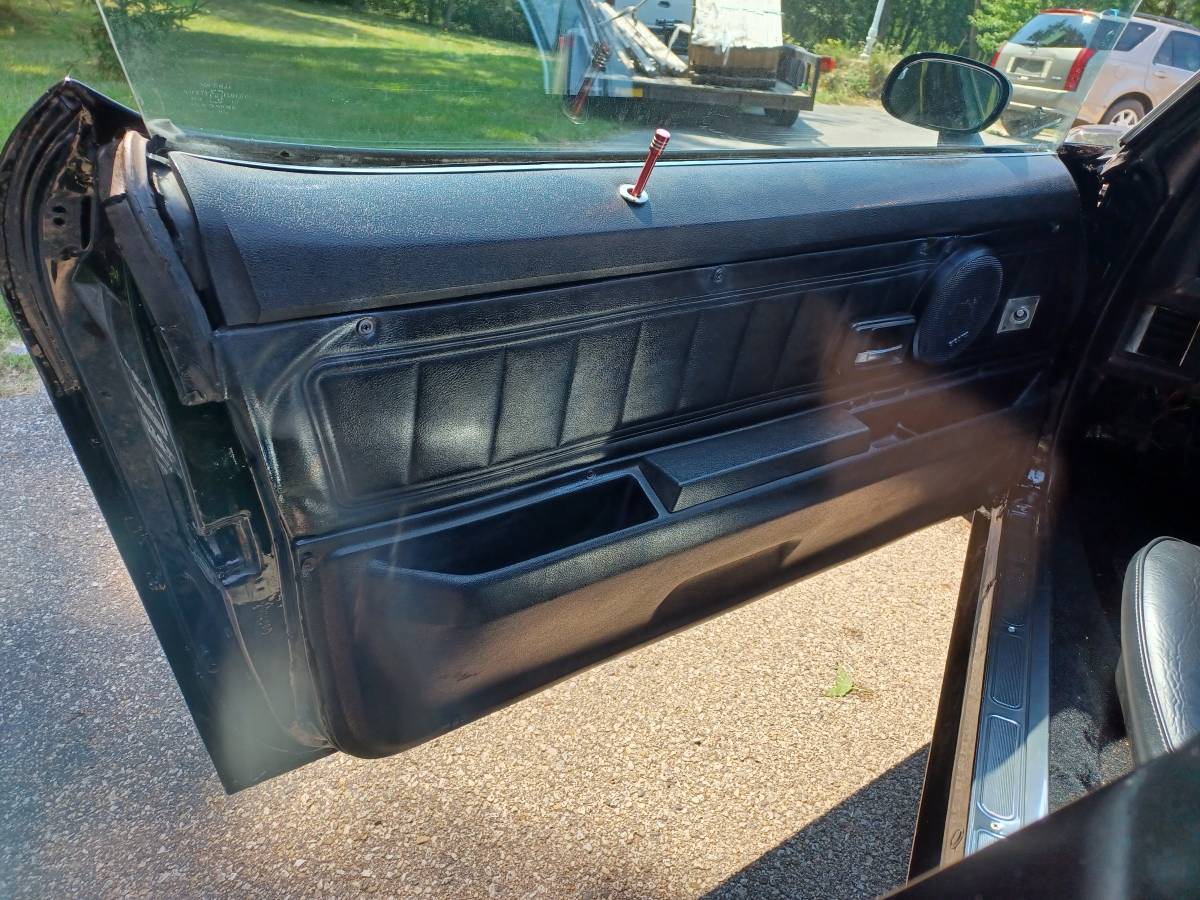 Camaro-z28-1978-black-7