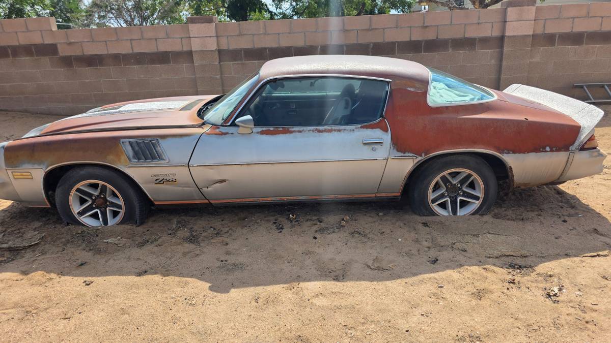 Camero-z-28-1978-grey-2