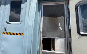Champion-motorhome-model-31-diesel-1991-grey-13