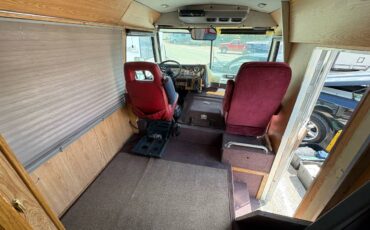 Champion-motorhome-model-31-diesel-1991-grey-14