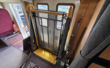 Champion-motorhome-model-31-diesel-1991-grey-15