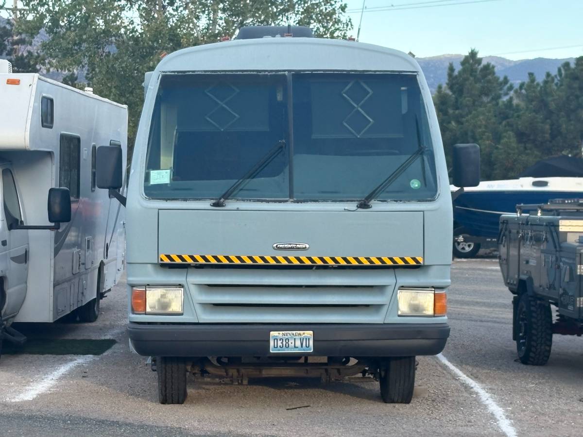Champion-motorhome-model-31-diesel-1991-grey