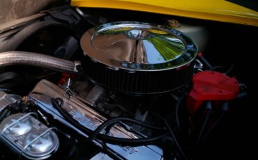 Chavy-corvette-stingray-1976-yellow-10