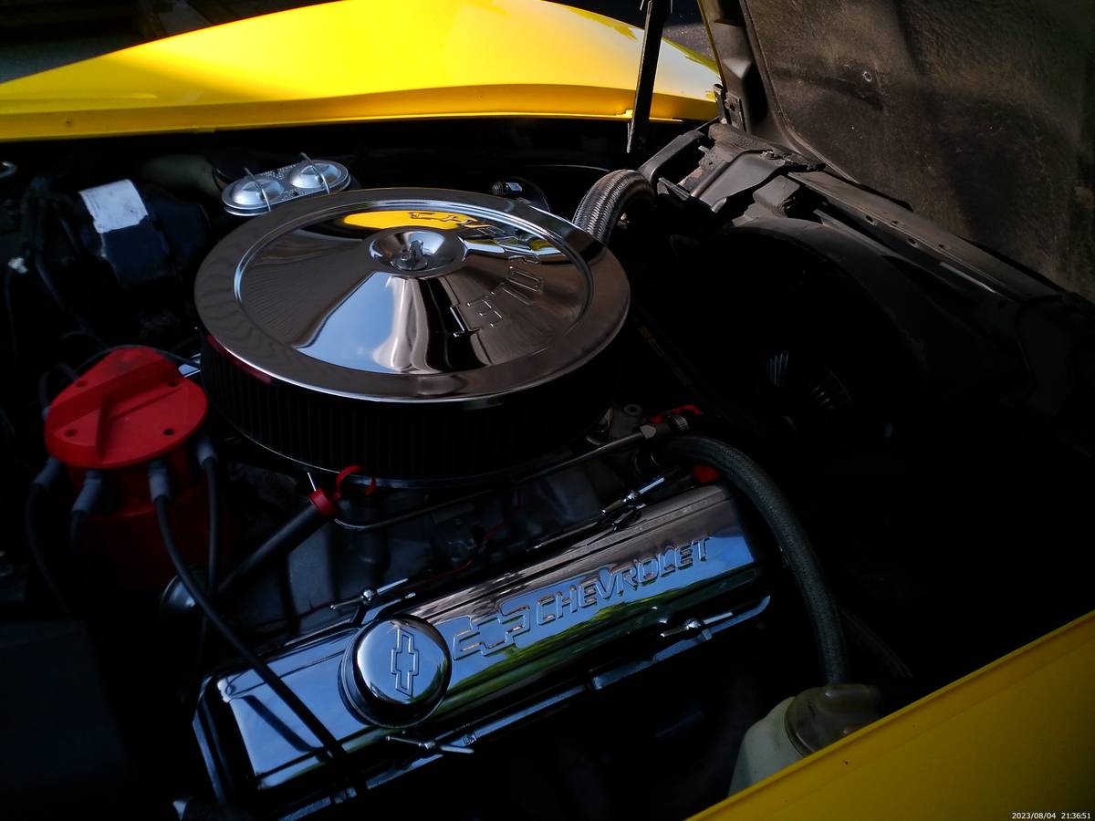 Chavy-corvette-stingray-1976-yellow-11