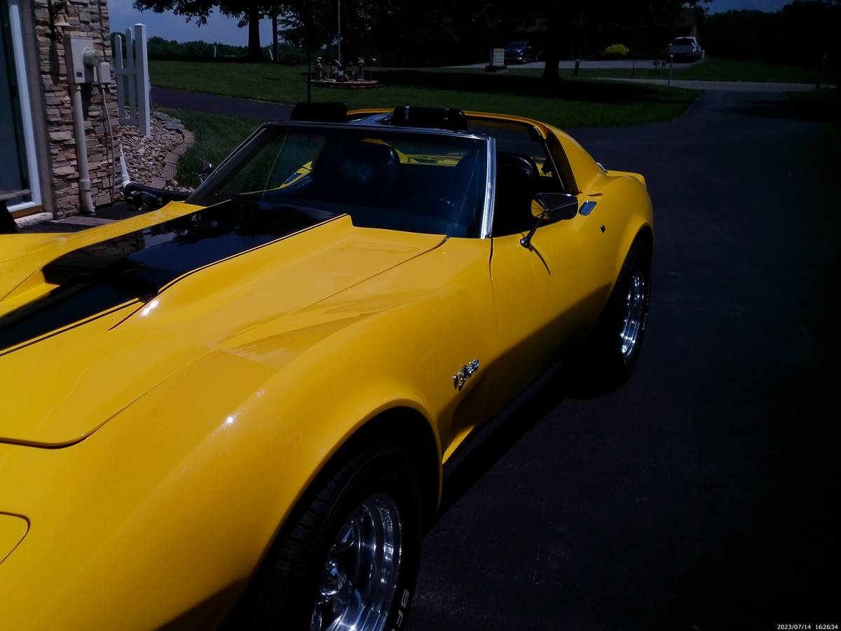 Chavy-corvette-stingray-1976-yellow-4