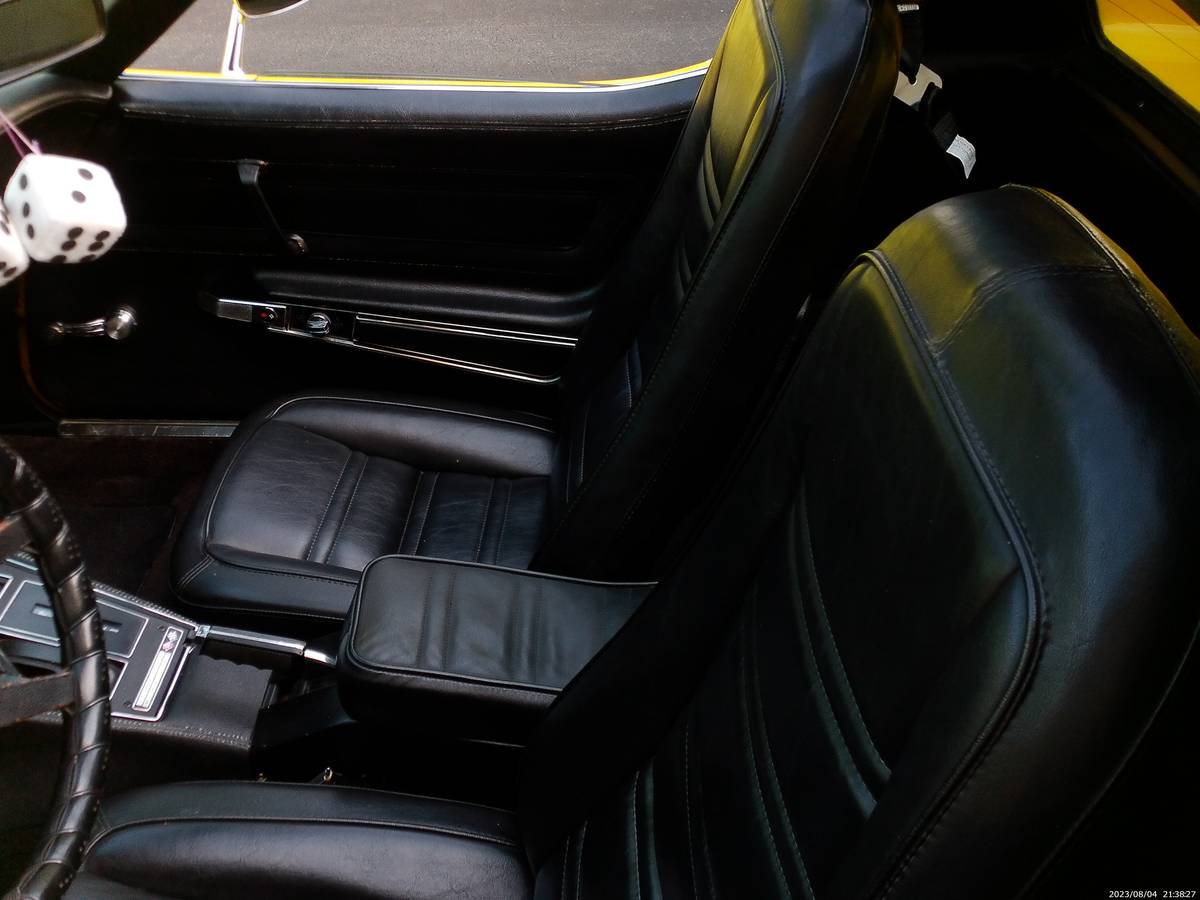 Chavy-corvette-stingray-1976-yellow-7
