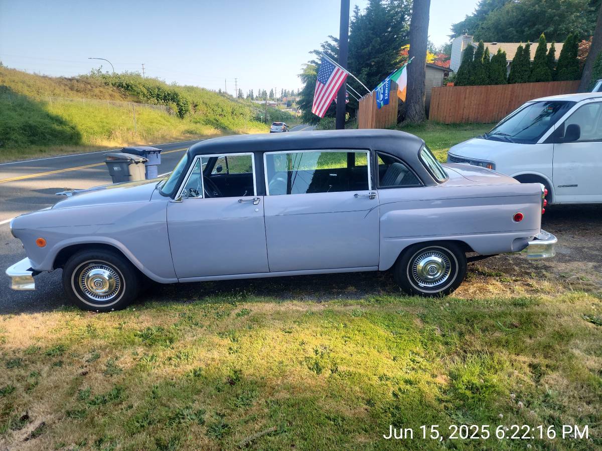 Checker-a12e-1977-16