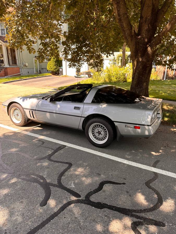 Cherolet-corvette-1985-silver-2
