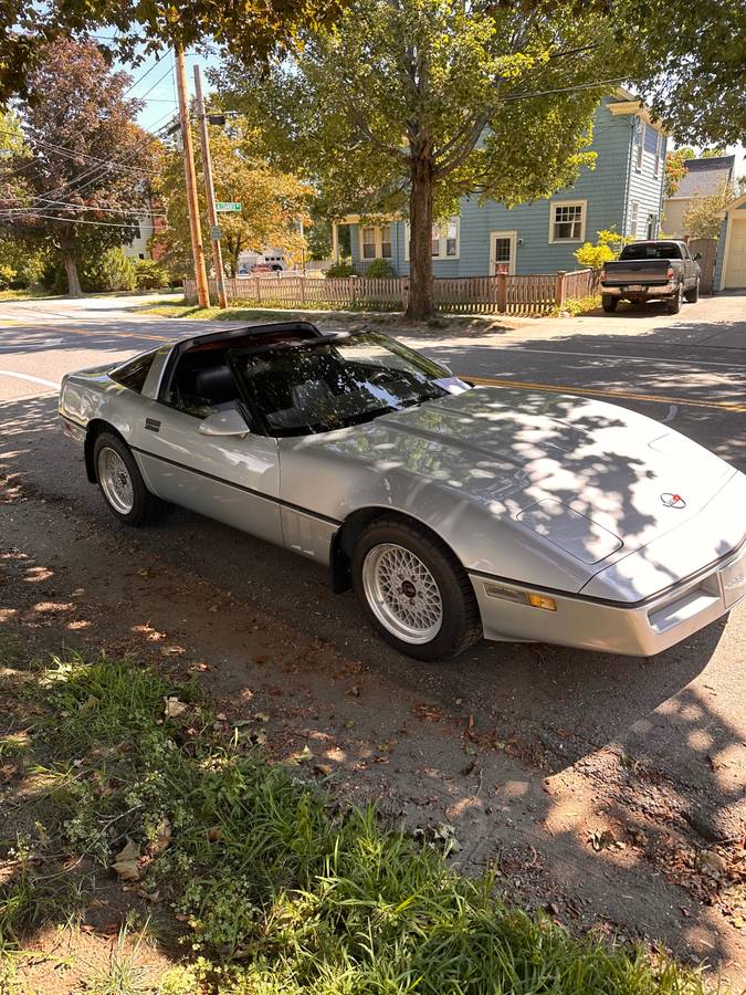 Cherolet-corvette-1985-silver-3