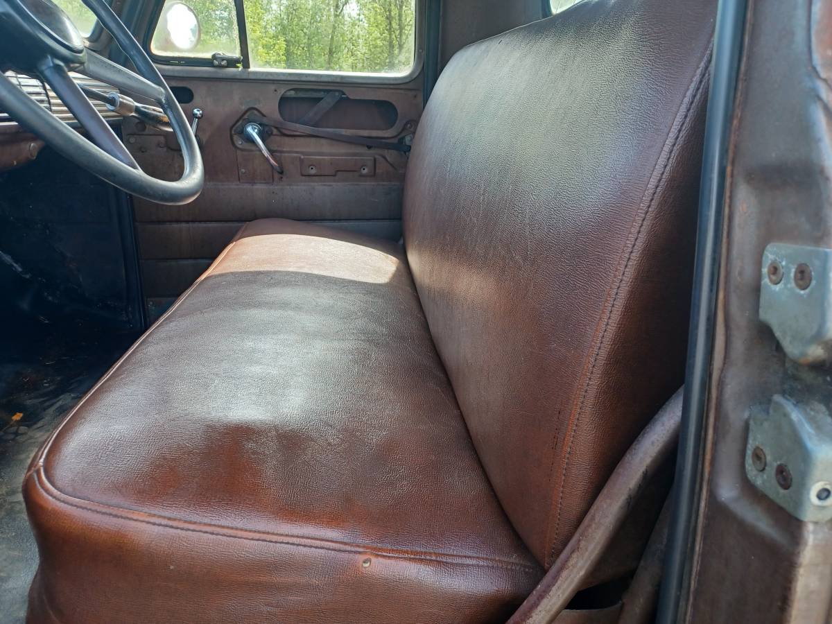 Chev-1951-brown-1