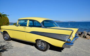 Chev-bel-air-1957-yellow-1