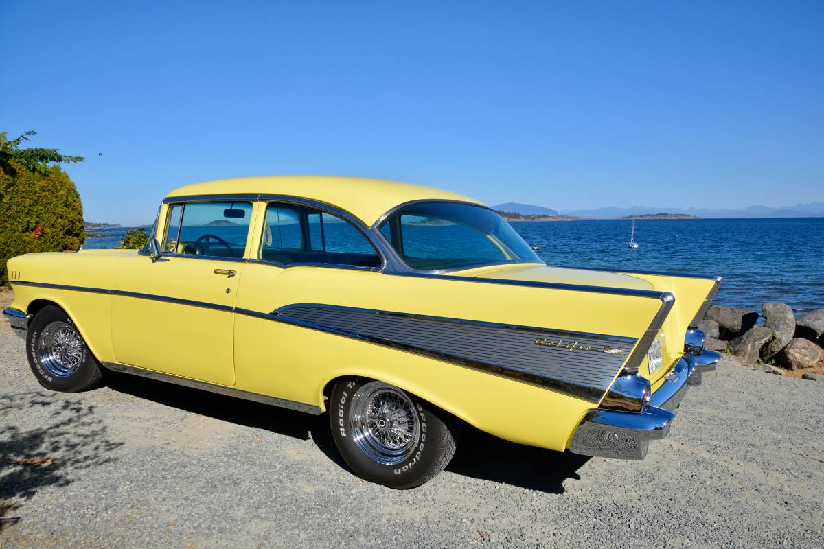 Chev-bel-air-1957-yellow-1