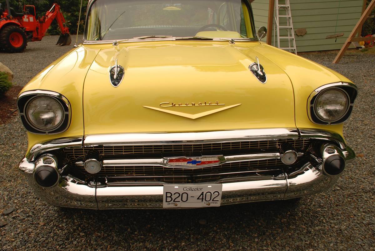 Chev-bel-air-1957-yellow-2