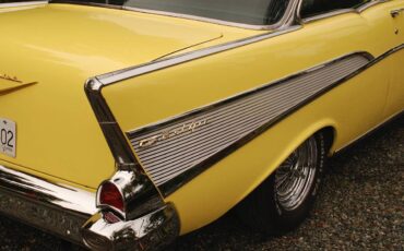 Chev-bel-air-1957-yellow-3