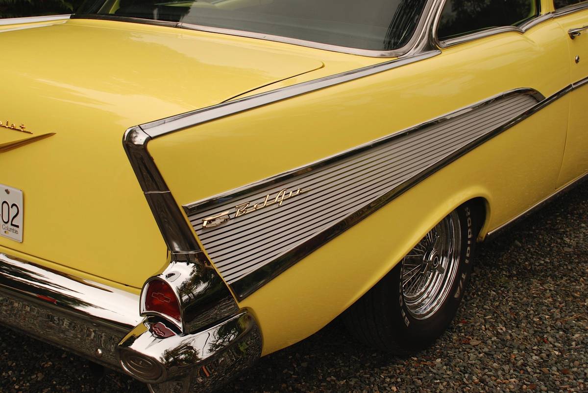 Chev-bel-air-1957-yellow-3
