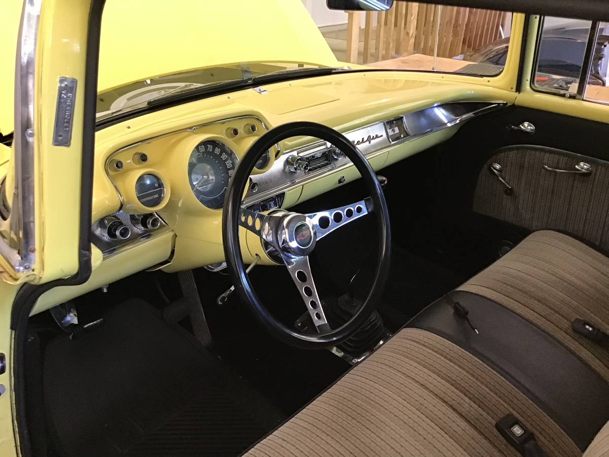 Chev-bel-air-1957-yellow-4
