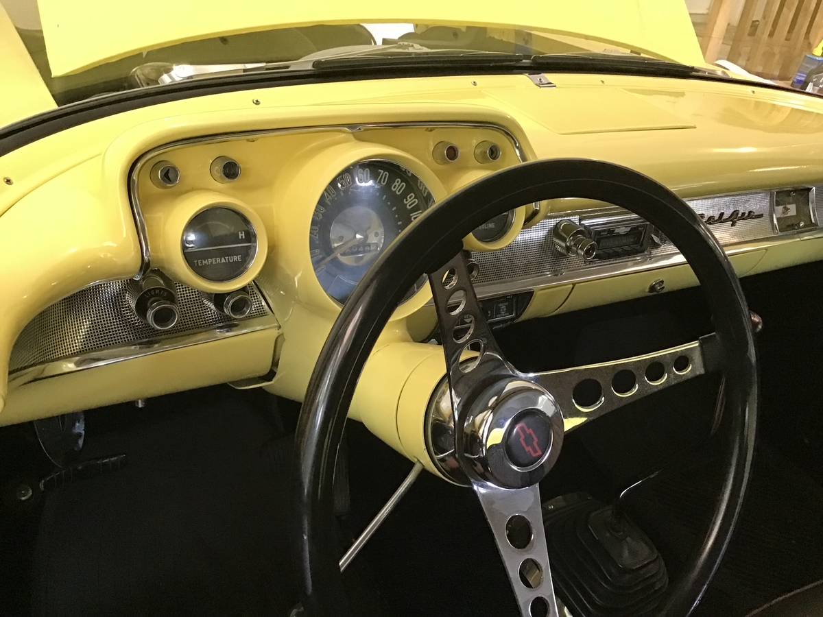 Chev-bel-air-1957-yellow-7