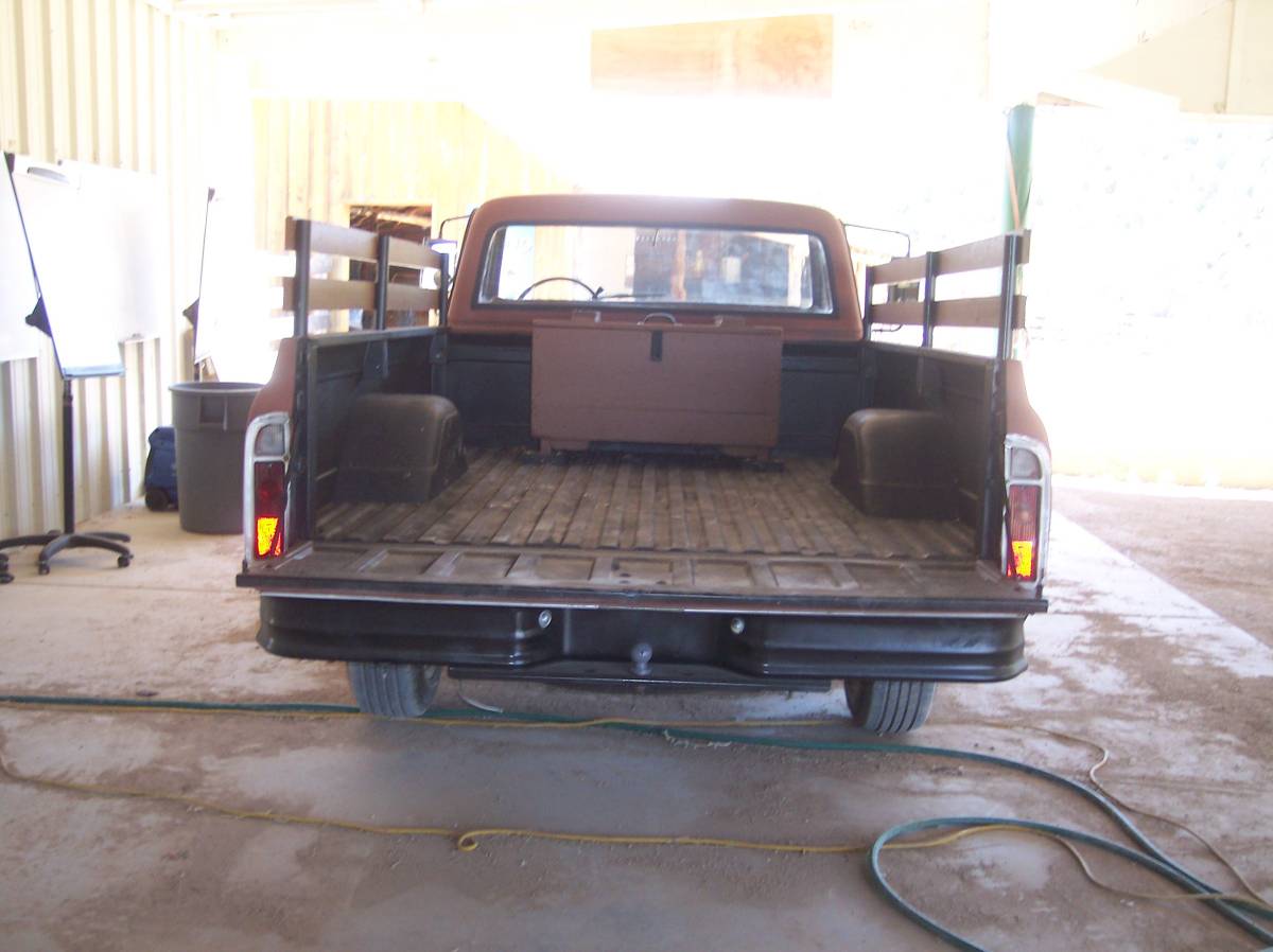 Chev-c20-1970-brown-1