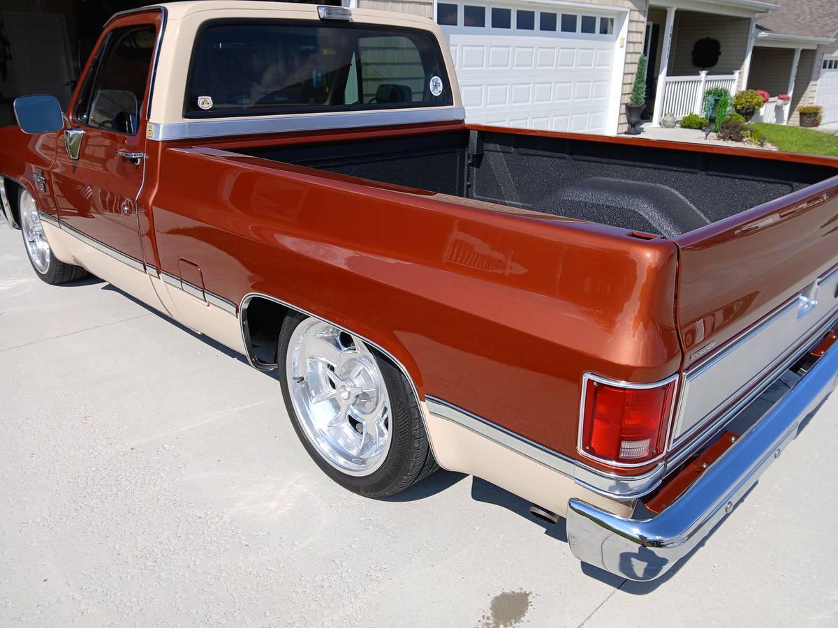 Chev-silverado-r10-1987-custom-13
