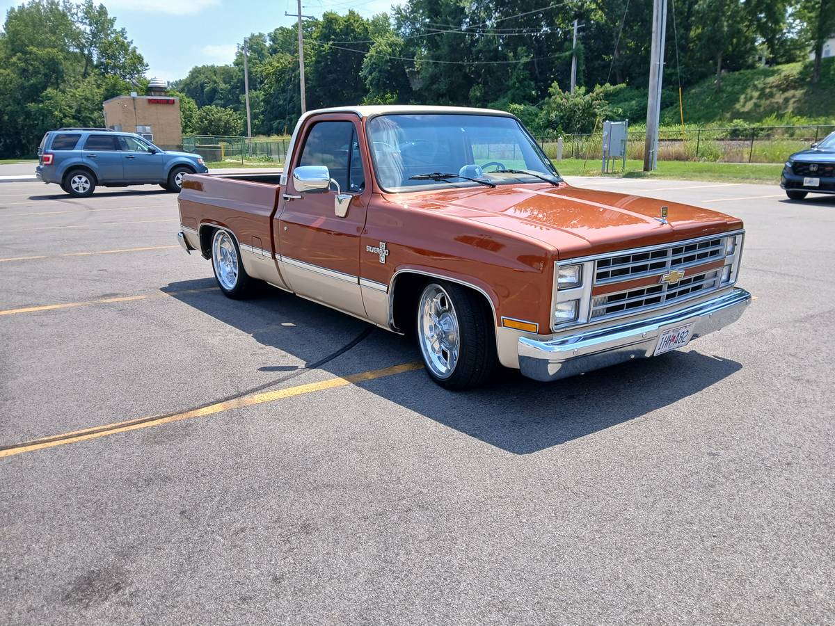 Chev-silverado-r10-1987-custom-2