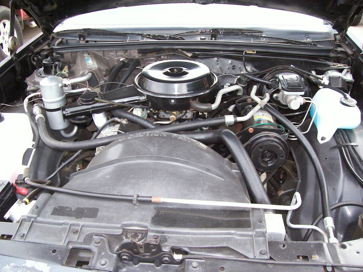 Chev.-malibu-classic-1980-black-1
