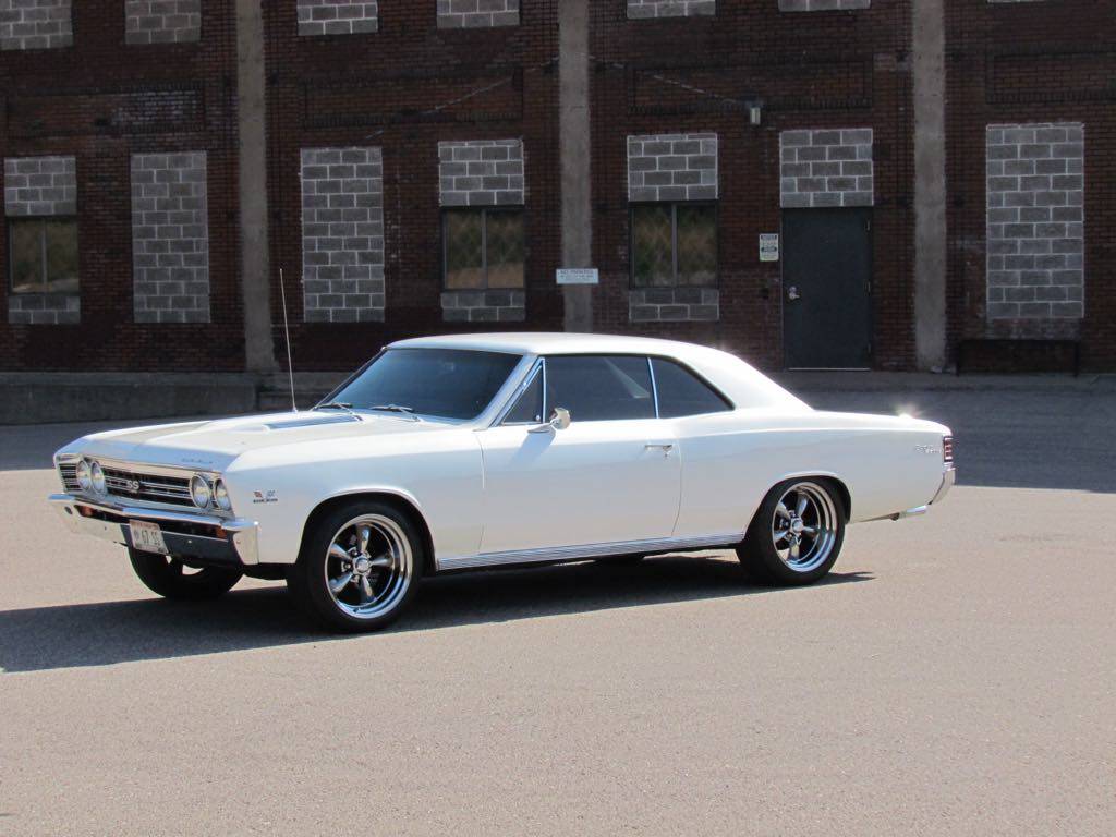 Chevelle-ss-1967-custom-13