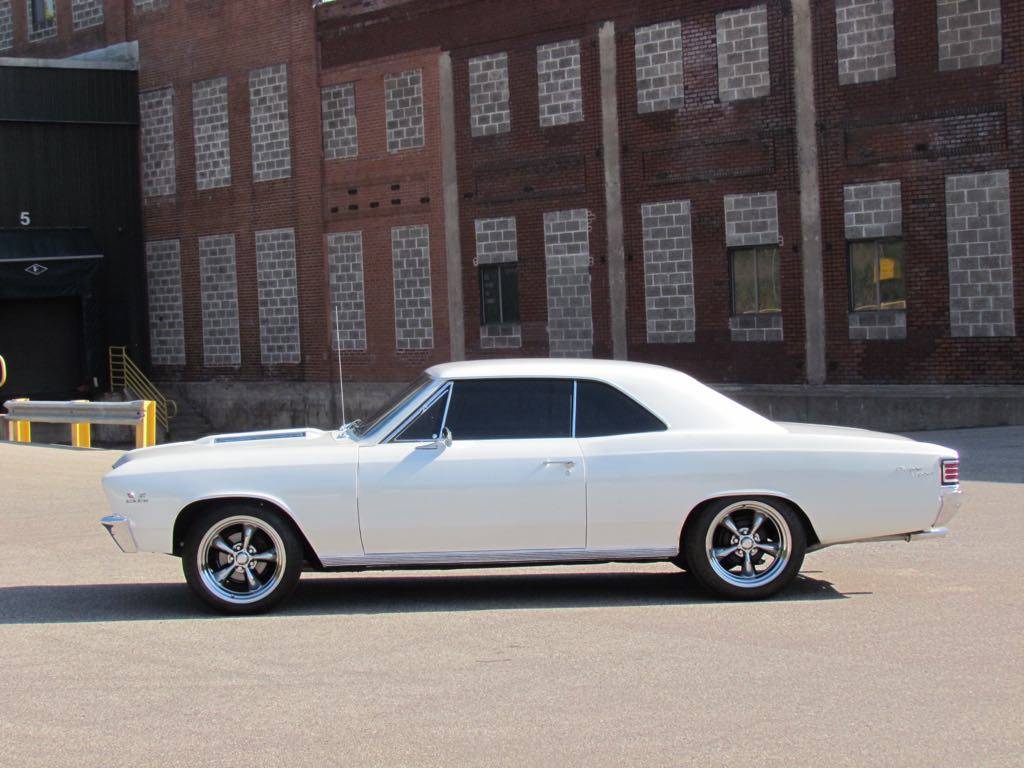 Chevelle-ss-1967-custom-17