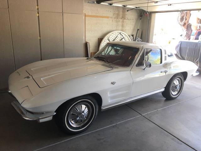 Cheverolet-corvette-stingray-1964-white-1