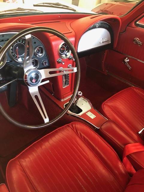 Cheverolet-corvette-stingray-1964-white-10