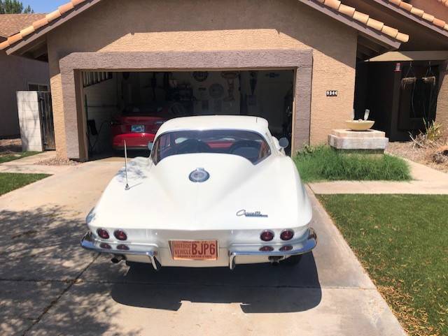 Cheverolet-corvette-stingray-1964-white-5