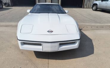 Chevolet-corvette-1984-white-2