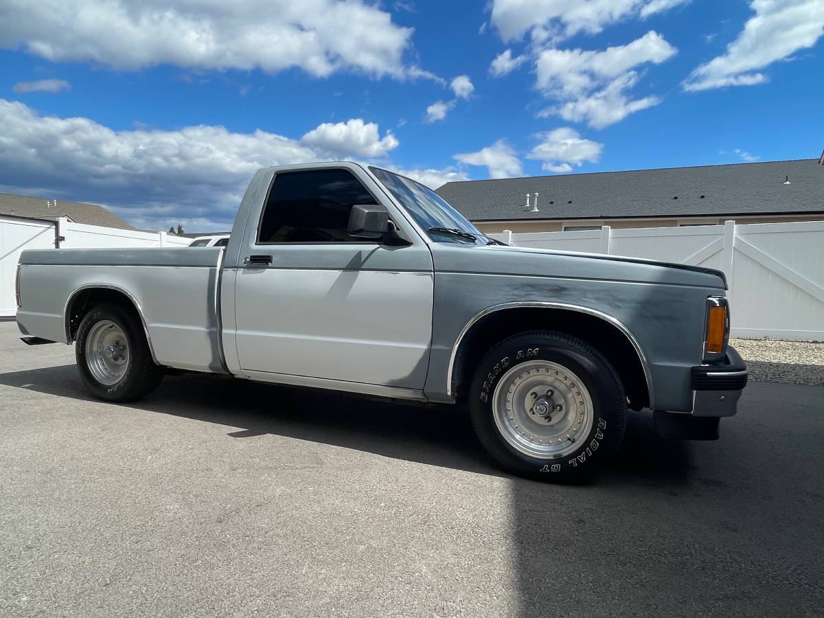 Chevroler-s-10-1991-white-1